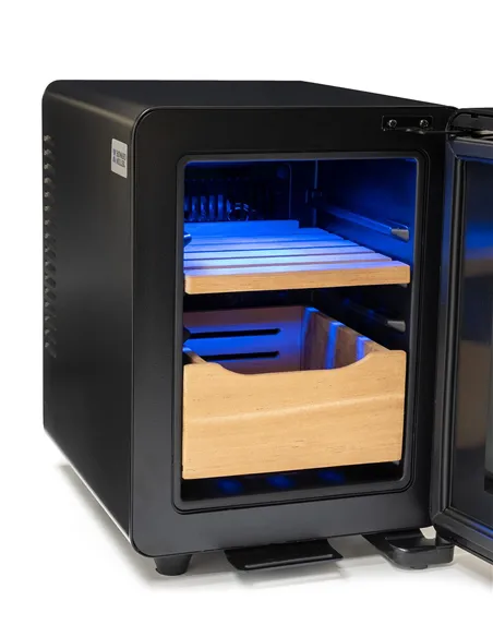 Хьюмидор-шкаф Howard Miller с электронным управлением на 80 сигар 810-800